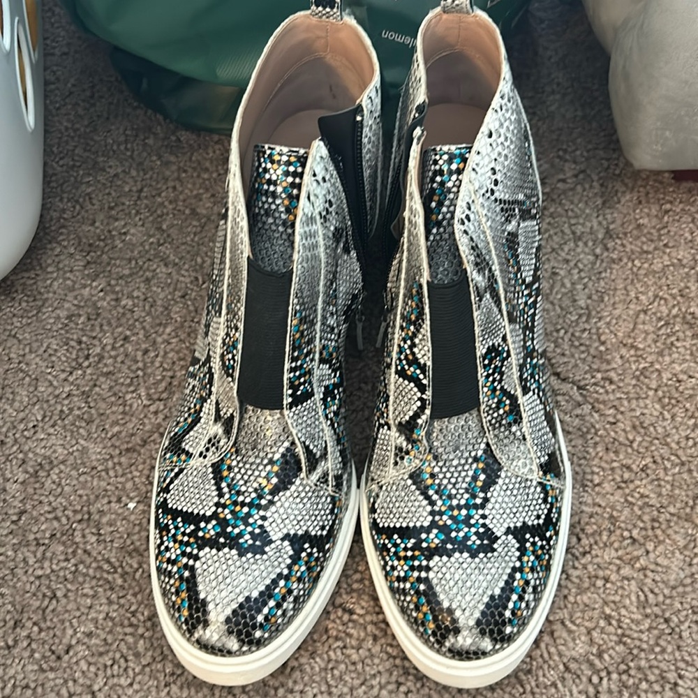 Worn 1 time snake wedge shoe